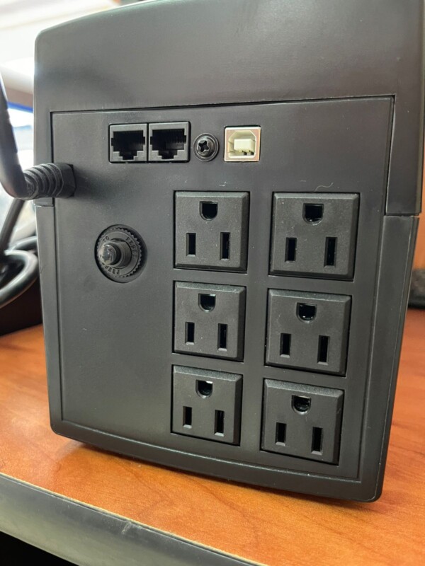 UPS PowerBox 1500va - Imagen 3